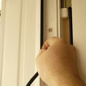 Как уплотнить дверь